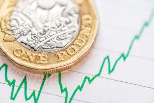 El Banco de Inglaterra ha recortado un cuarto de punto los tipos oficiales